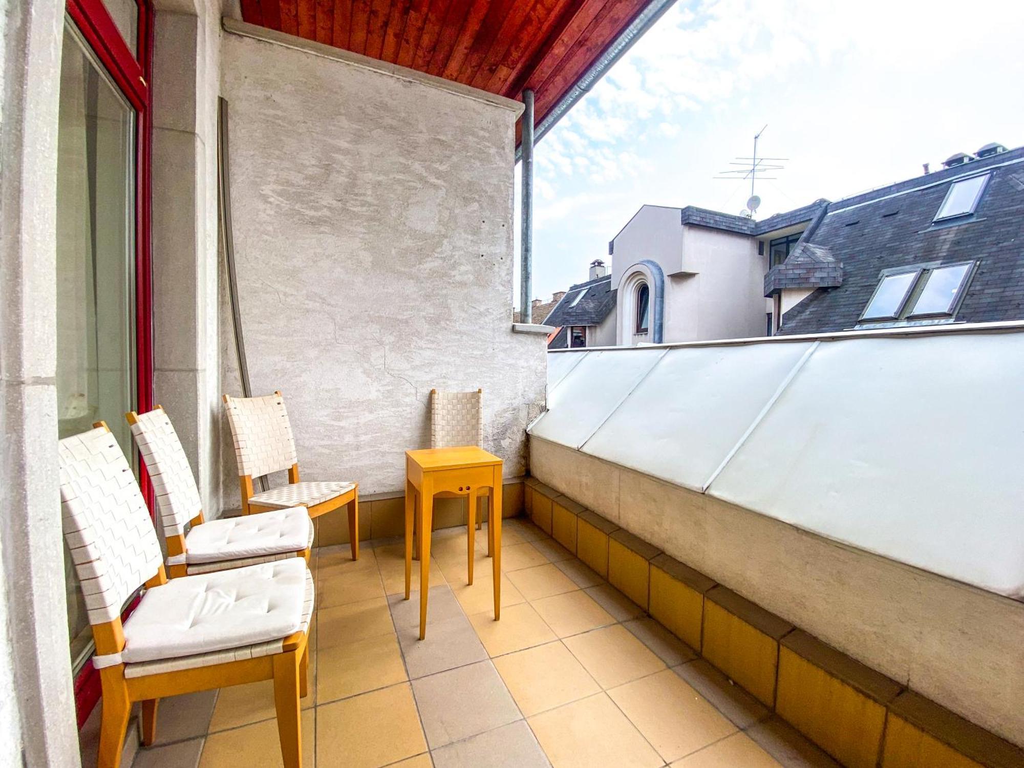 Spacious 2 Story Loft W Balcony Near Opera, Andrassy Budapest Exterior photo